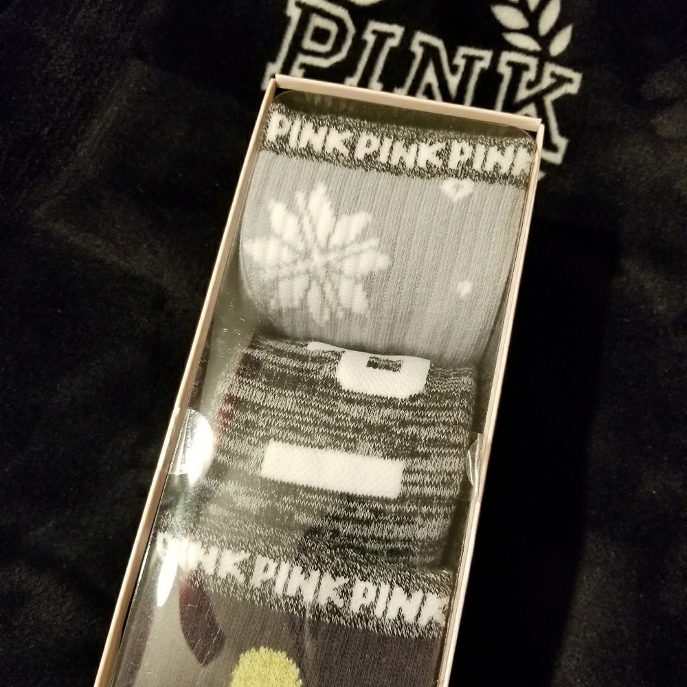 🛑SOLD🛑VS Pink socks - Picture 4 of 4